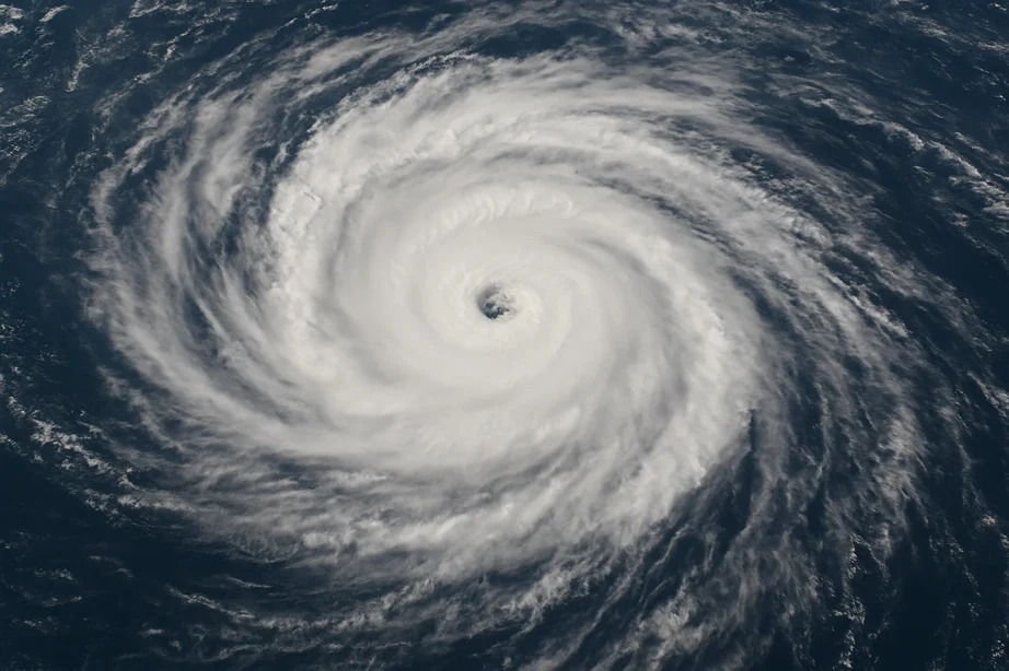 Life disrupted in 10 Chinese cities due to Typhoon Rajasa.