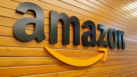 🕶️ Amazon Steps Into the AR Glasses Race: "Jayhawk" for Consumers and "Amelia" for Drivers