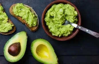 🥑 From Green to Brown: Is It Safe to Eat Avocado After It Changes Color?
